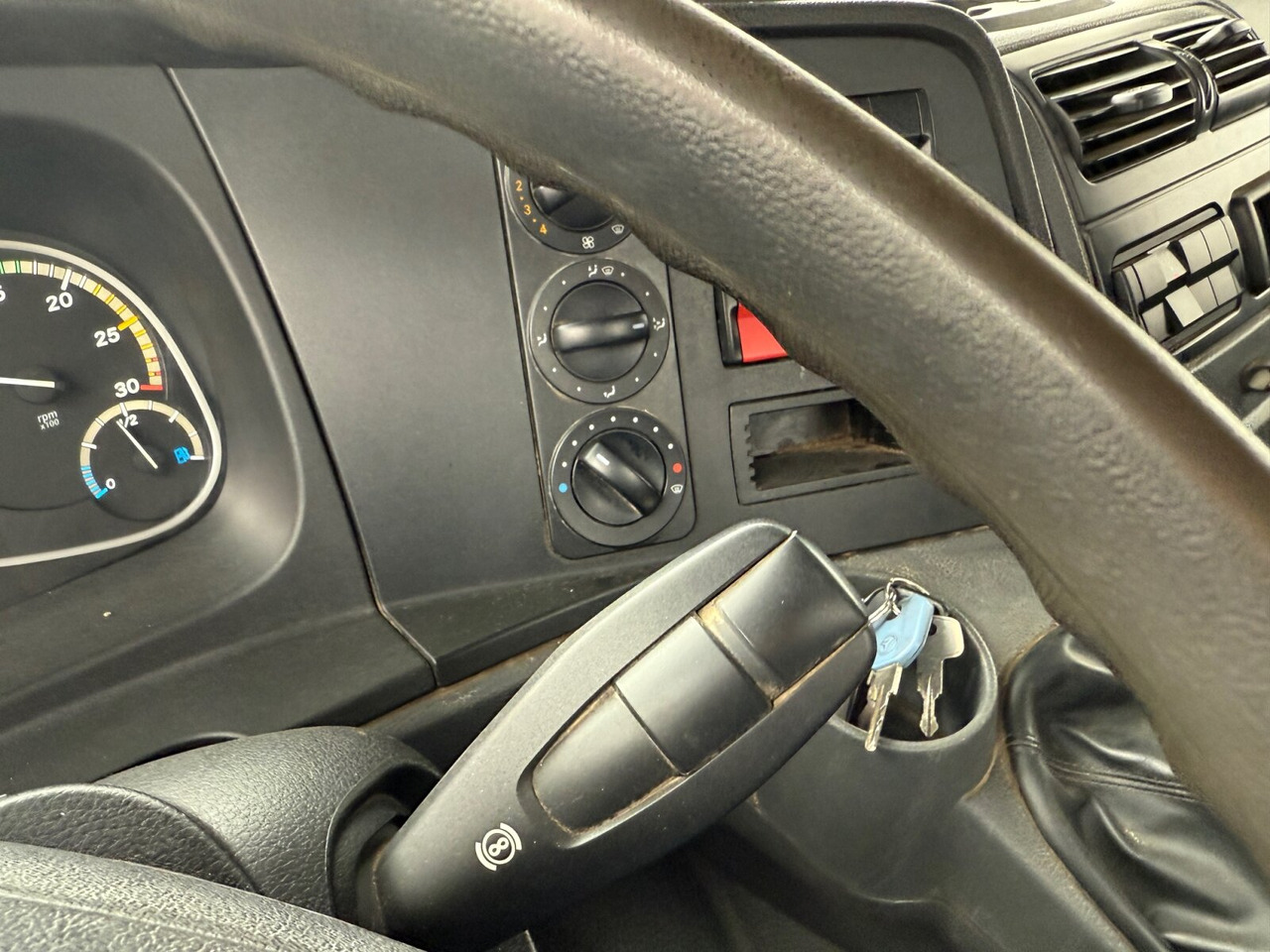 Mercedes-Benz Atego 1224 K 4x2 Atego 1224 K 4x2, Meiller 3-S-Kipper  2x AHK Öl - قلابات: صور 5 Mercedes-Benz Atego 1224 K 4x2 Atego 1224 K 4x2, Meiller 3-S-Kipper  2x AHK Öl - قلابات: صور 5