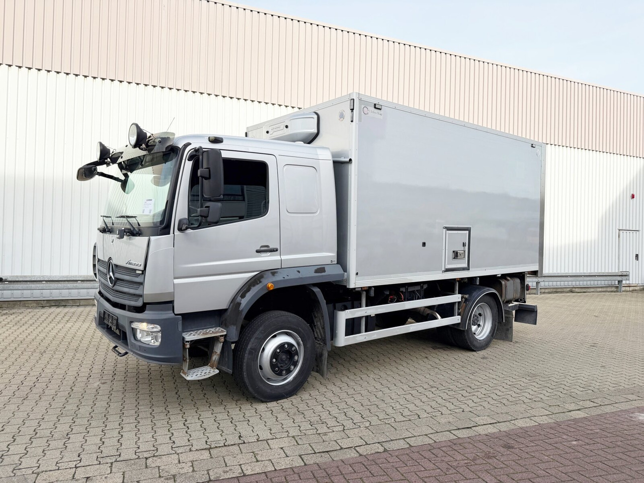 Mercedes-Benz Atego 1330 4x4 Atego 1330 4x4, Iso-Koffer mit Heizung, LBW - بصندوق مغلق شاحنة: صور 1 Mercedes-Benz Atego 1330 4x4 Atego 1330 4x4, Iso-Koffer mit Heizung, LBW - بصندوق مغلق شاحنة: صور 1