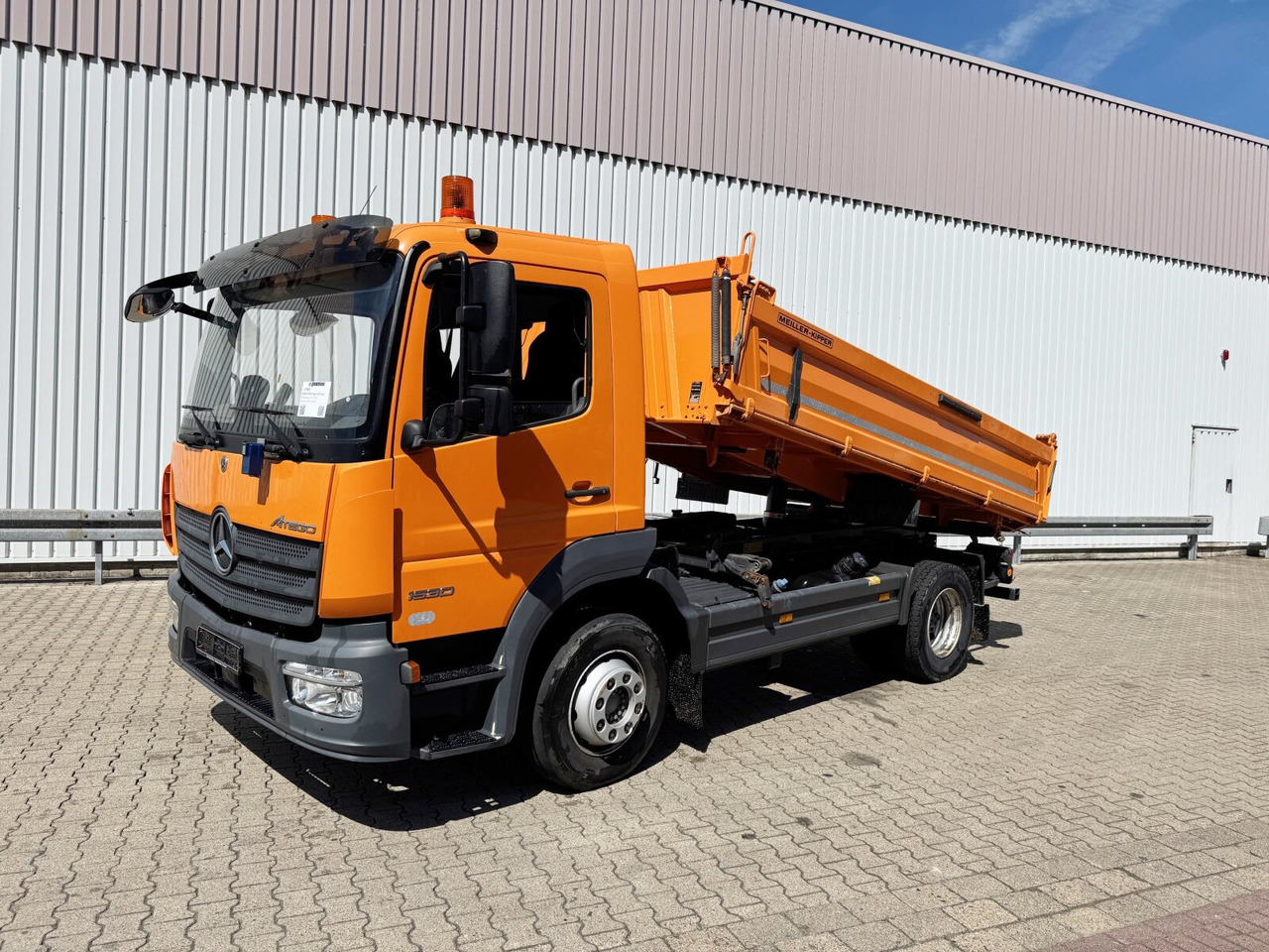 Mercedes-Benz Atego 1530 K 4x2 Atego 1530 K 4x2, Meiller 3-Seiten, 2x AHK - قلابات: صور 1 Mercedes-Benz Atego 1530 K 4x2 Atego 1530 K 4x2, Meiller 3-Seiten, 2x AHK - قلابات: صور 1