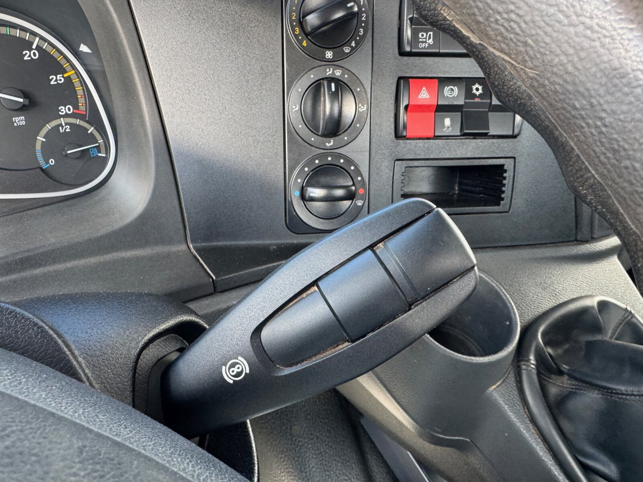 Mercedes-Benz Atego 1630 K 4x2 Atego 1630 K 4x2, 2x AHK - قلابات: صور 5 Mercedes-Benz Atego 1630 K 4x2 Atego 1630 K 4x2, 2x AHK - قلابات: صور 5