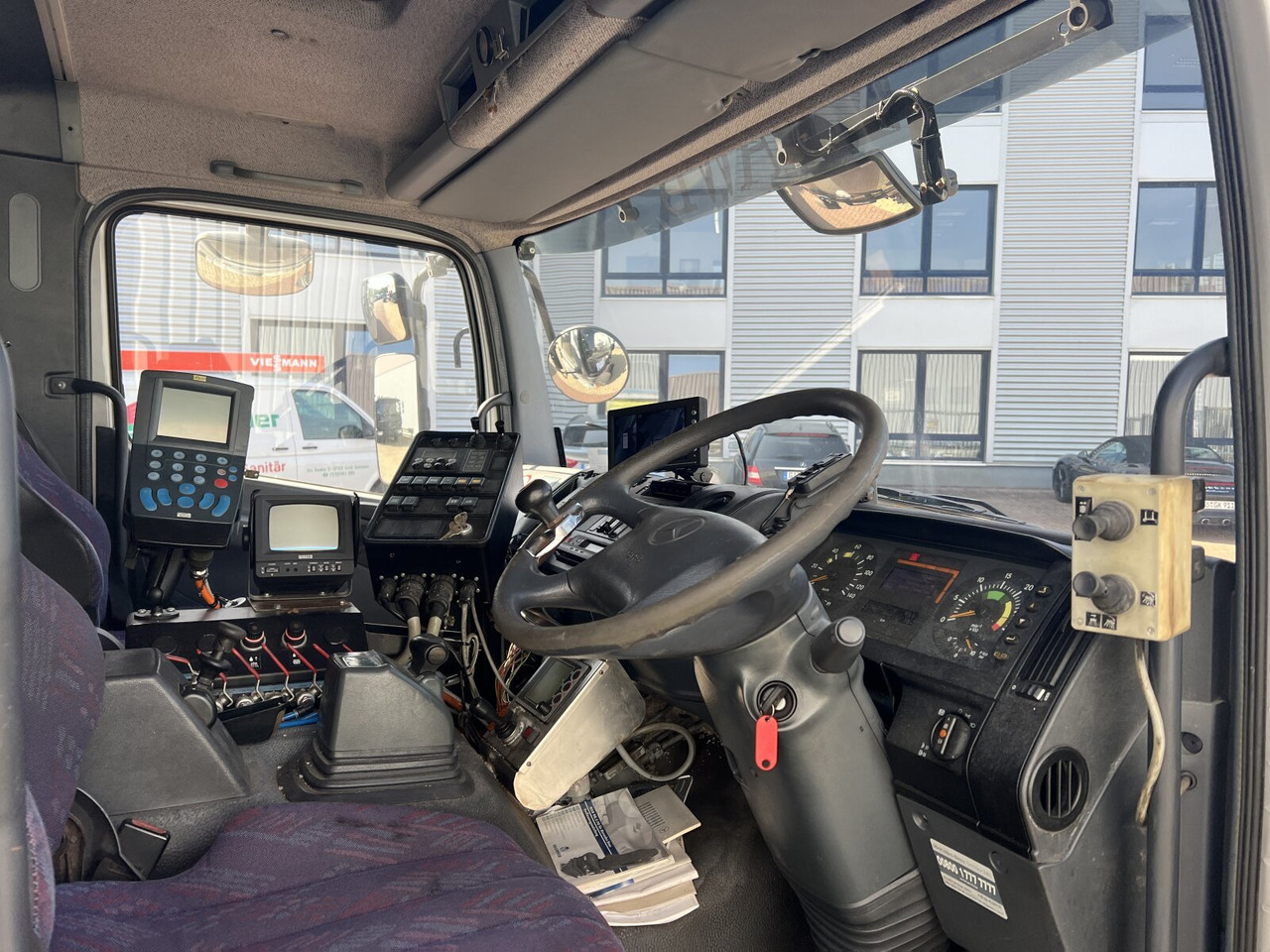 Mercedes-Benz Atego 1828 L 4x2 Atego 1828 L 4x2, Rechtslenker, Winterdienstaustattung - الشاسيه شاحنة: صور 4 Mercedes-Benz Atego 1828 L 4x2 Atego 1828 L 4x2, Rechtslenker, Winterdienstaustattung - الشاسيه شاحنة: صور 4