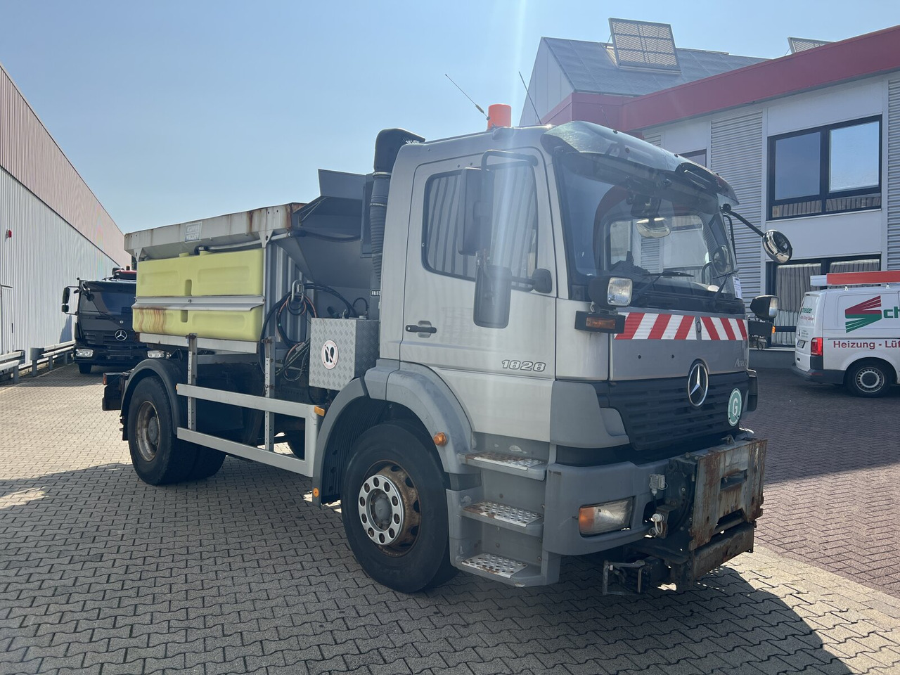Mercedes-Benz Atego 1828 L 4x2 Atego 1828 L 4x2, Rechtslenker, Winterdienstaustattung - الشاسيه شاحنة: صور 5 Mercedes-Benz Atego 1828 L 4x2 Atego 1828 L 4x2, Rechtslenker, Winterdienstaustattung - الشاسيه شاحنة: صور 5