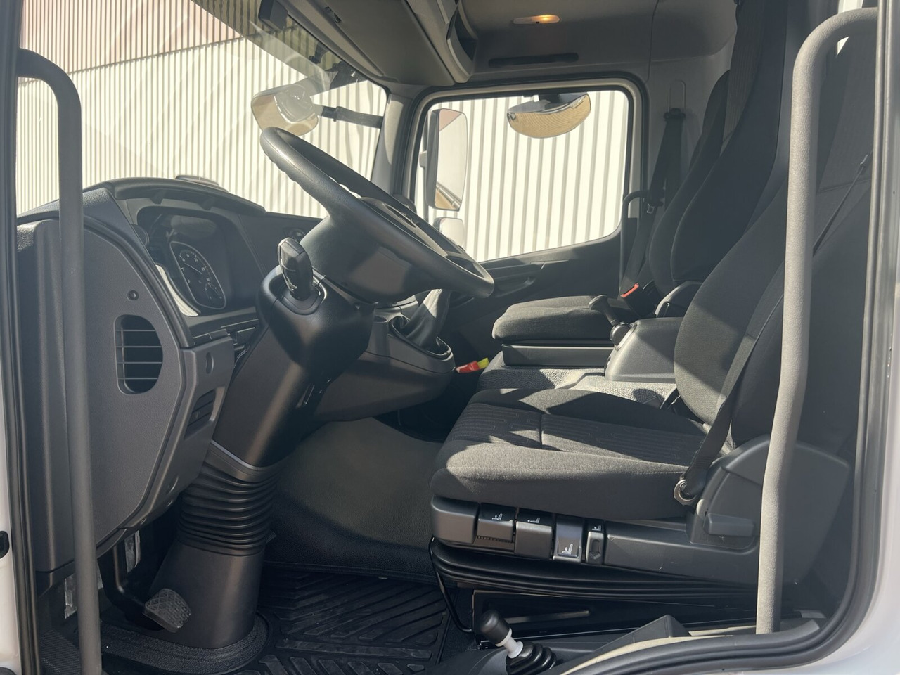 Mercedes-Benz Atego 818/23 K 4x2 Atego 818/23 K 4x2, 2x AHK, 5x VORHANDEN! - الشاسيه شاحنة: صور 5 Mercedes-Benz Atego 818/23 K 4x2 Atego 818/23 K 4x2, 2x AHK, 5x VORHANDEN! - الشاسيه شاحنة: صور 5
