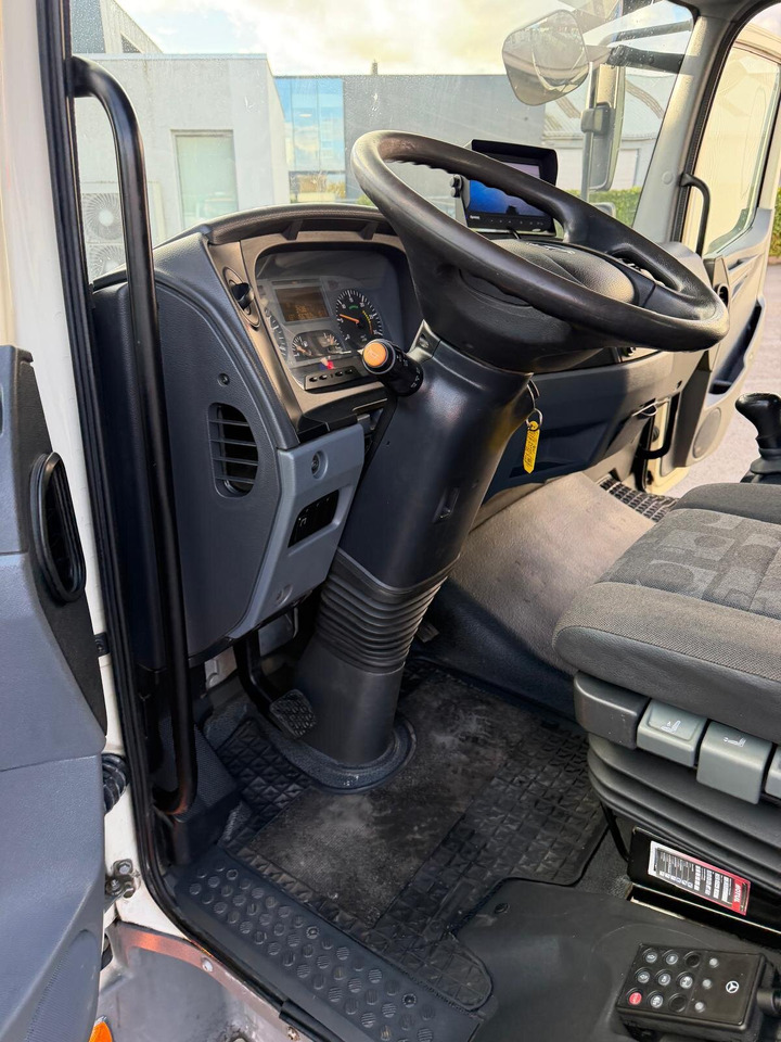 Mercedes-Benz Atego Atego 816 4 x 2 - شاحنات مسطحة: صور 5 Mercedes-Benz Atego Atego 816 4 x 2 - شاحنات مسطحة: صور 5