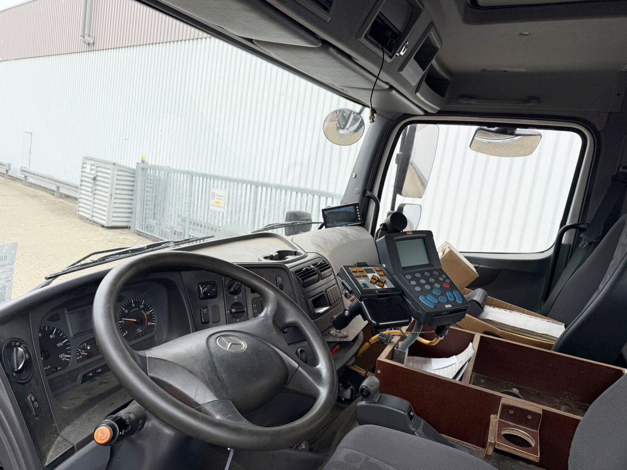 Mercedes-Benz Axor 1824 AK 4x4 Axor 1824 AK 4x4, Tele-Absetzer, Winterdienstausstattung - شاحنات قابلة للفك شاحنة: صور 4 Mercedes-Benz Axor 1824 AK 4x4 Axor 1824 AK 4x4, Tele-Absetzer, Winterdienstausstattung - شاحنات قابلة للفك شاحنة: صور 4