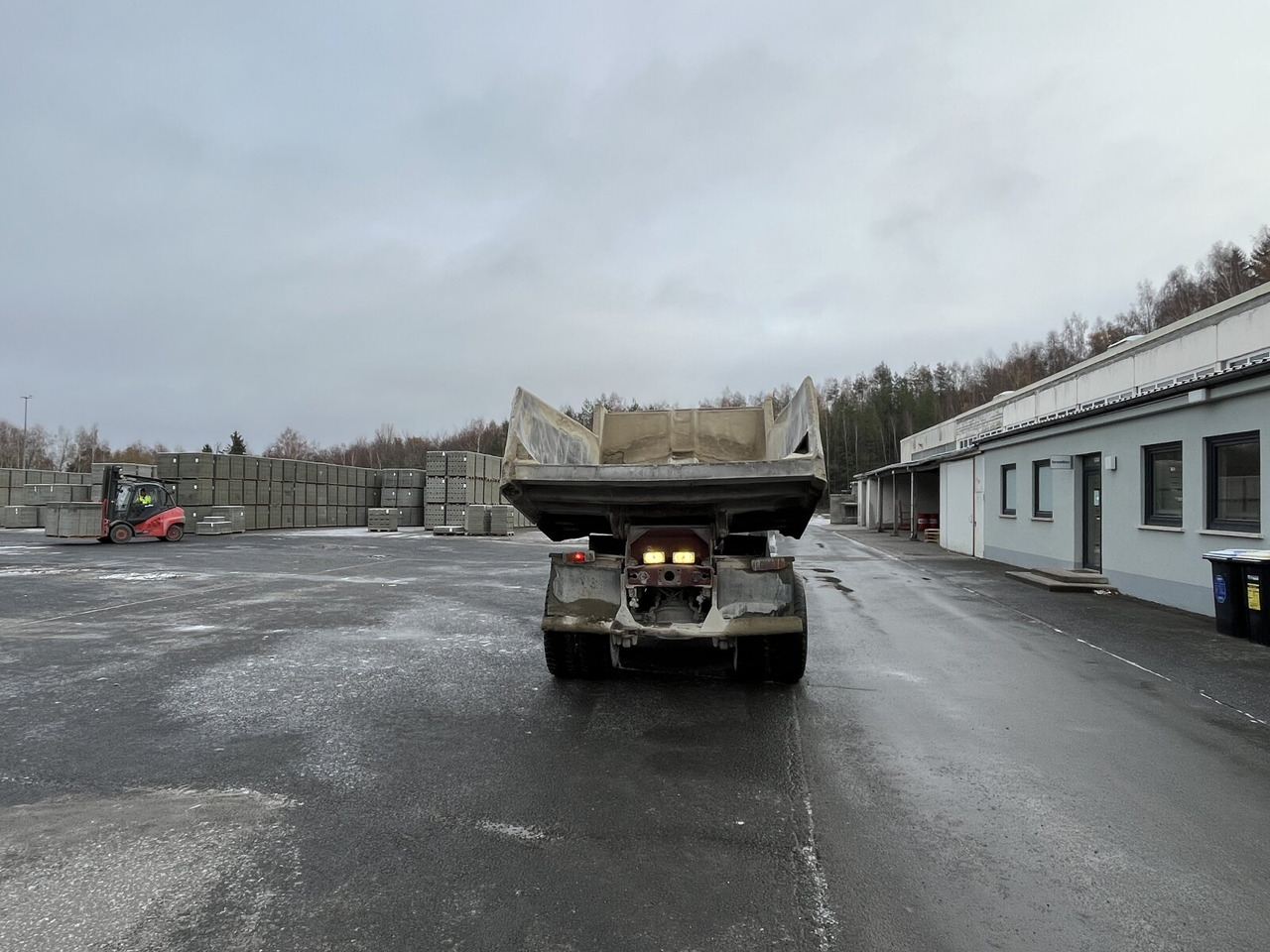 Mercedes-Benz NG 2628 K 6x4 NG 2628 K 6x4, V8, MEILLER Stahlmulde ca. 10³ - قلابة شاحنة: صور 5 Mercedes-Benz NG 2628 K 6x4 NG 2628 K 6x4, V8, MEILLER Stahlmulde ca. 10³ - قلابة شاحنة: صور 5