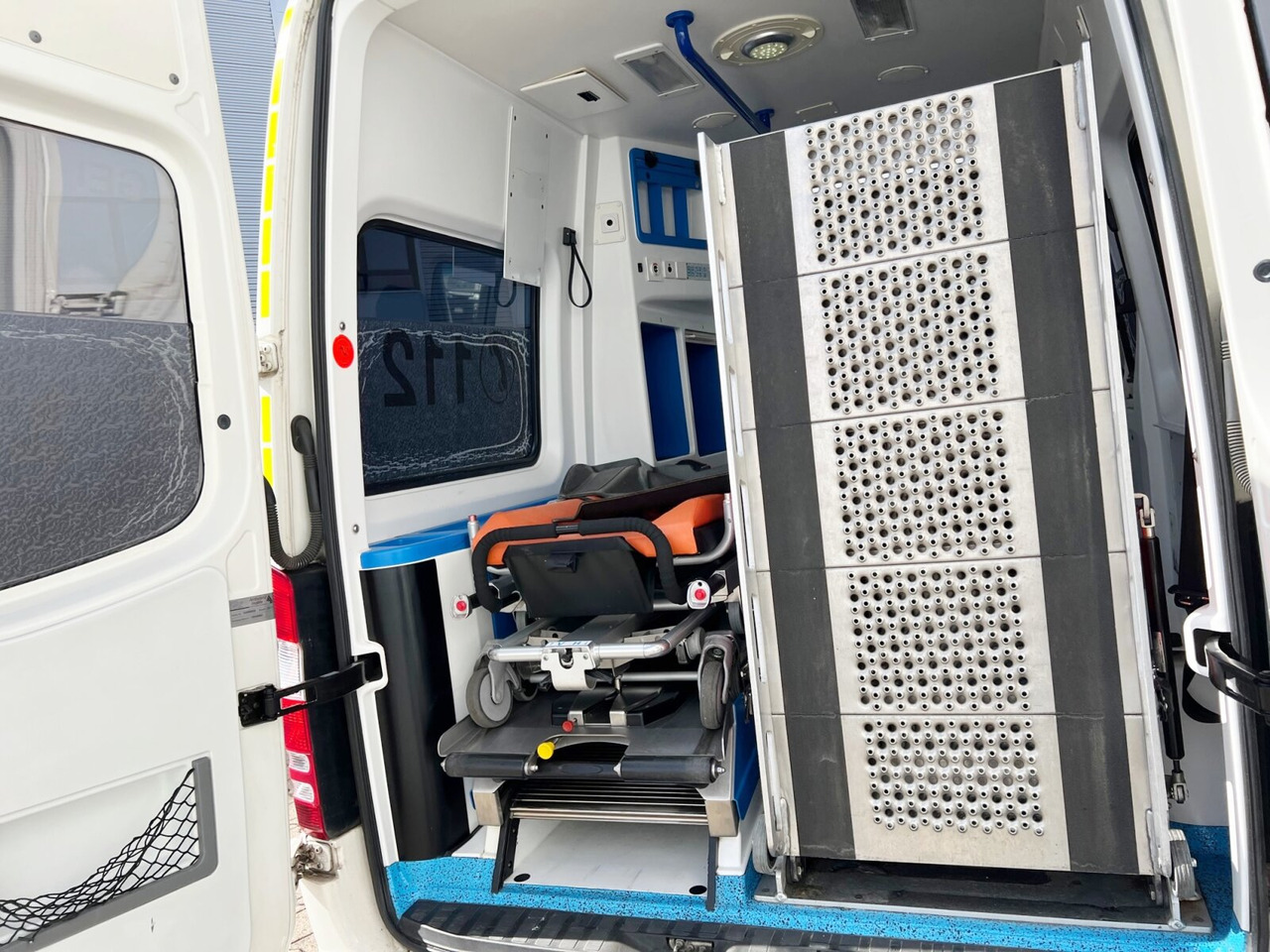 سيارة إسعاف Mercedes-Benz Sprinter 313 CDI 4x2 Sprinter 313 CDI 4x2, EEV, Krankenwagen: صور 15