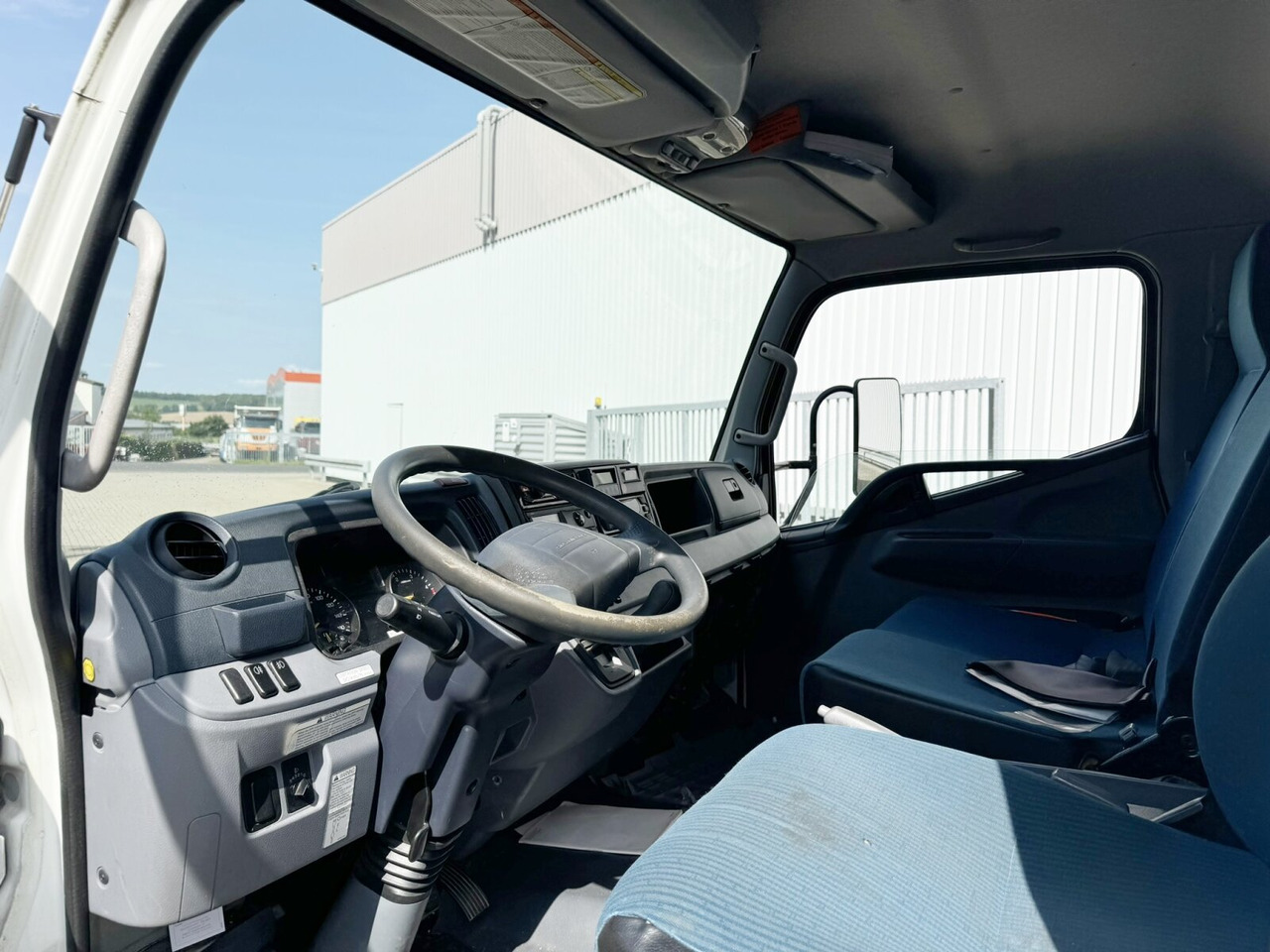 Mitsubishi Canter Fuso 7C15 4x2 Canter Fuso 7C15 4x2, Kühler, LBW - شاحنة: صور 5 Mitsubishi Canter Fuso 7C15 4x2 Canter Fuso 7C15 4x2, Kühler, LBW - شاحنة: صور 5