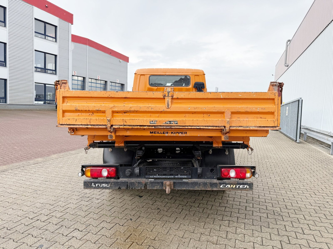 قلابات Mitsubishi Fuso 6C18D 4x4 Doka Fuso 6C18D 4x4 Doka: صور 11