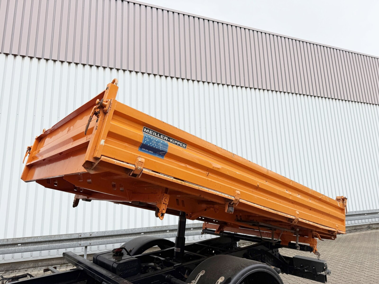 قلابات Mitsubishi Fuso 6C18D 4x4 Doka Fuso 6C18D 4x4 Doka: صور 14