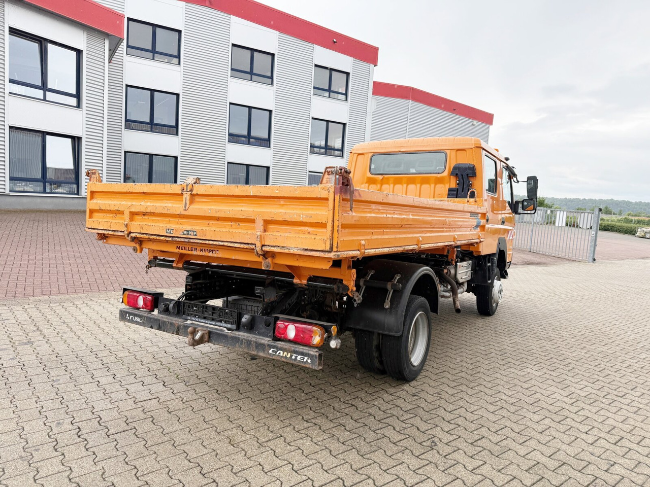 قلابات Mitsubishi Fuso 6C18D 4x4 Doka Fuso 6C18D 4x4 Doka: صور 10