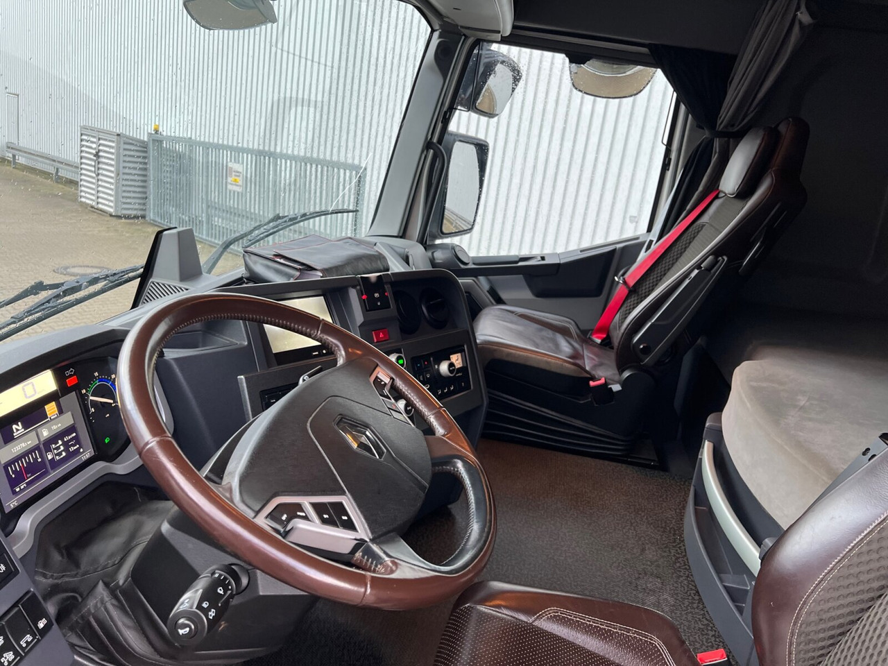 Renault C 520 6x4 C 520 6x4, Retarder, Nebenantrieb - الشاسيه شاحنة: صور 3 Renault C 520 6x4 C 520 6x4, Retarder, Nebenantrieb - الشاسيه شاحنة: صور 3