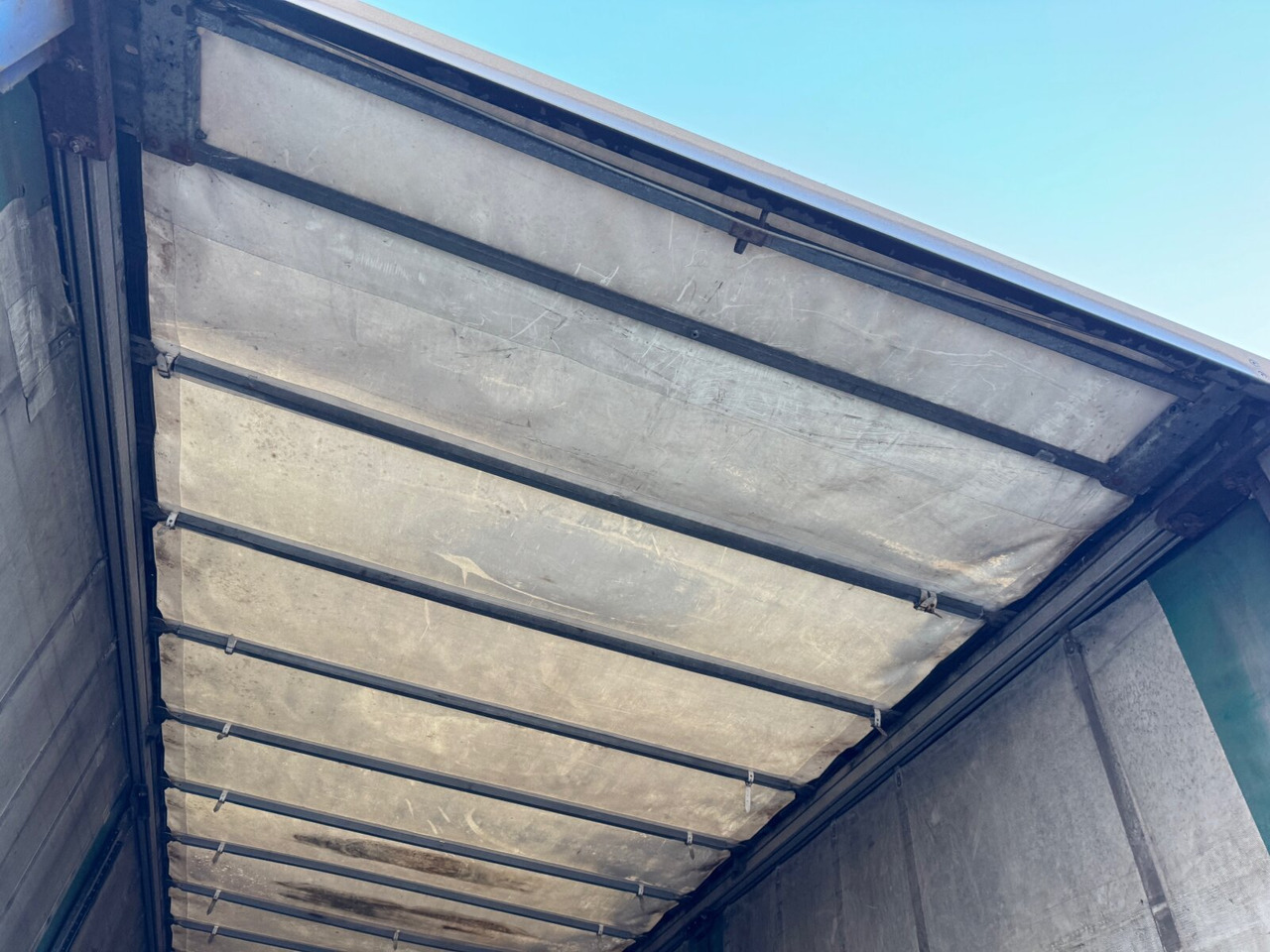 Renders NS4L32 NS4L32, Seilwinde, Edscha, hydr. Auffahrrampe - نصف مقطورة: صور 2 Renders NS4L32 NS4L32, Seilwinde, Edscha, hydr. Auffahrrampe - نصف مقطورة: صور 2