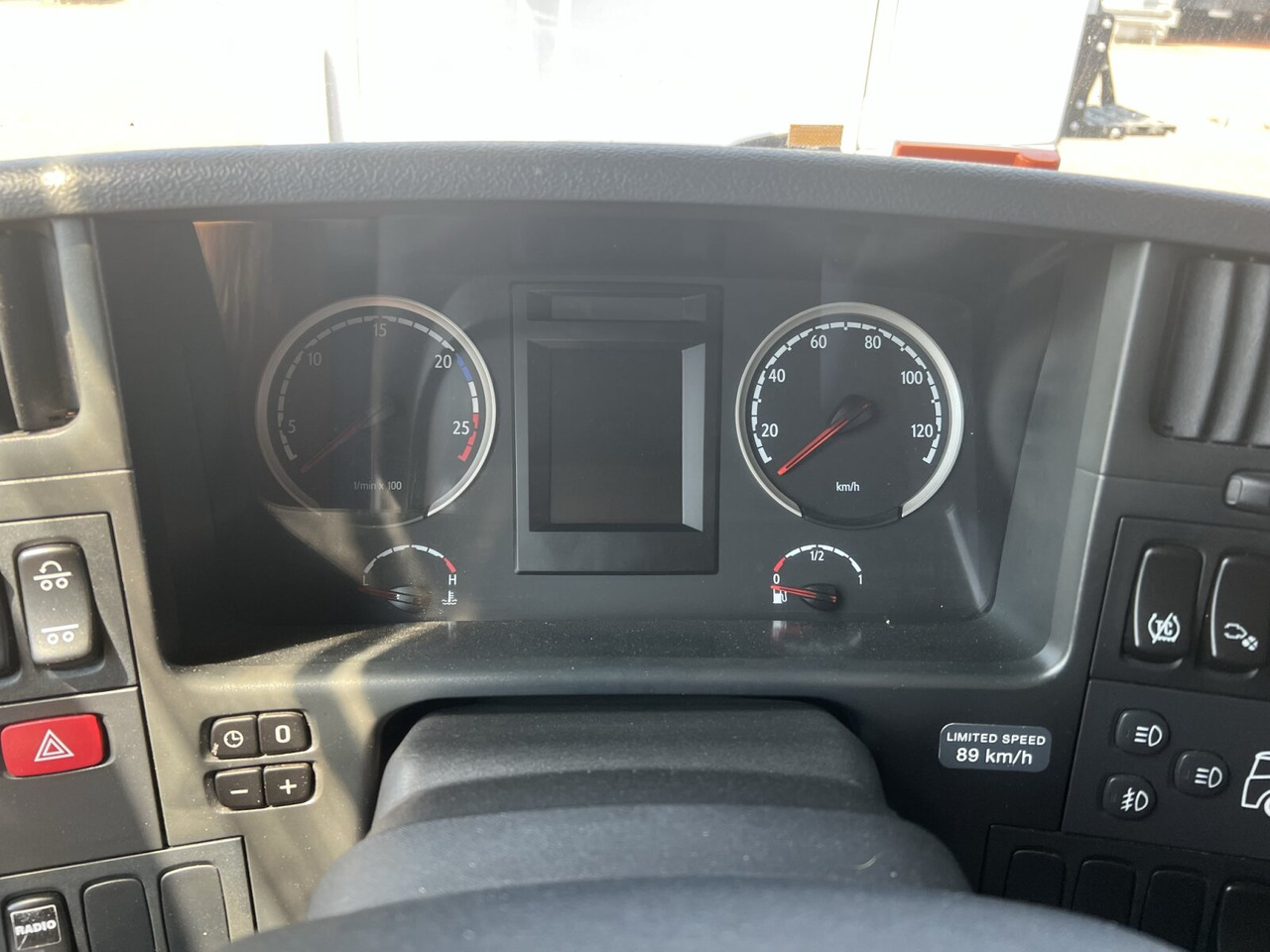 Scania G420 6x2, ERSATZTEILSPENDER! G420 6x2, Liftachse, Hiab LBW, Motor defekt! - بصندوق مغلق شاحنة: صور 5 Scania G420 6x2, ERSATZTEILSPENDER! G420 6x2, Liftachse, Hiab LBW, Motor defekt! - بصندوق مغلق شاحنة: صور 5