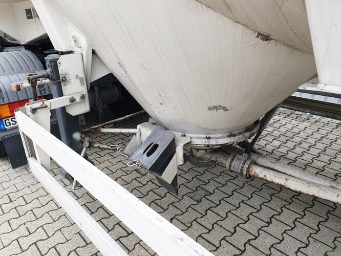 Spitzer SF 2455/4 UN PM SF 2455/4 UN PM Siloaufliger ca. 55m³ - بلكر: صور 2 Spitzer SF 2455/4 UN PM SF 2455/4 UN PM Siloaufliger ca. 55m³ - بلكر: صور 2