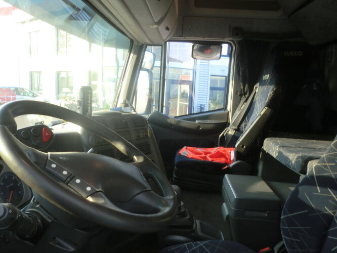 Stralis 440S43T/P 4x2 Stralis 440S43T/P 4x2, ONLY FOR SPAREPARTS!!! - شاحنة جرار: صور 4 Stralis 440S43T/P 4x2 Stralis 440S43T/P 4x2, ONLY FOR SPAREPARTS!!! - شاحنة جرار: صور 4