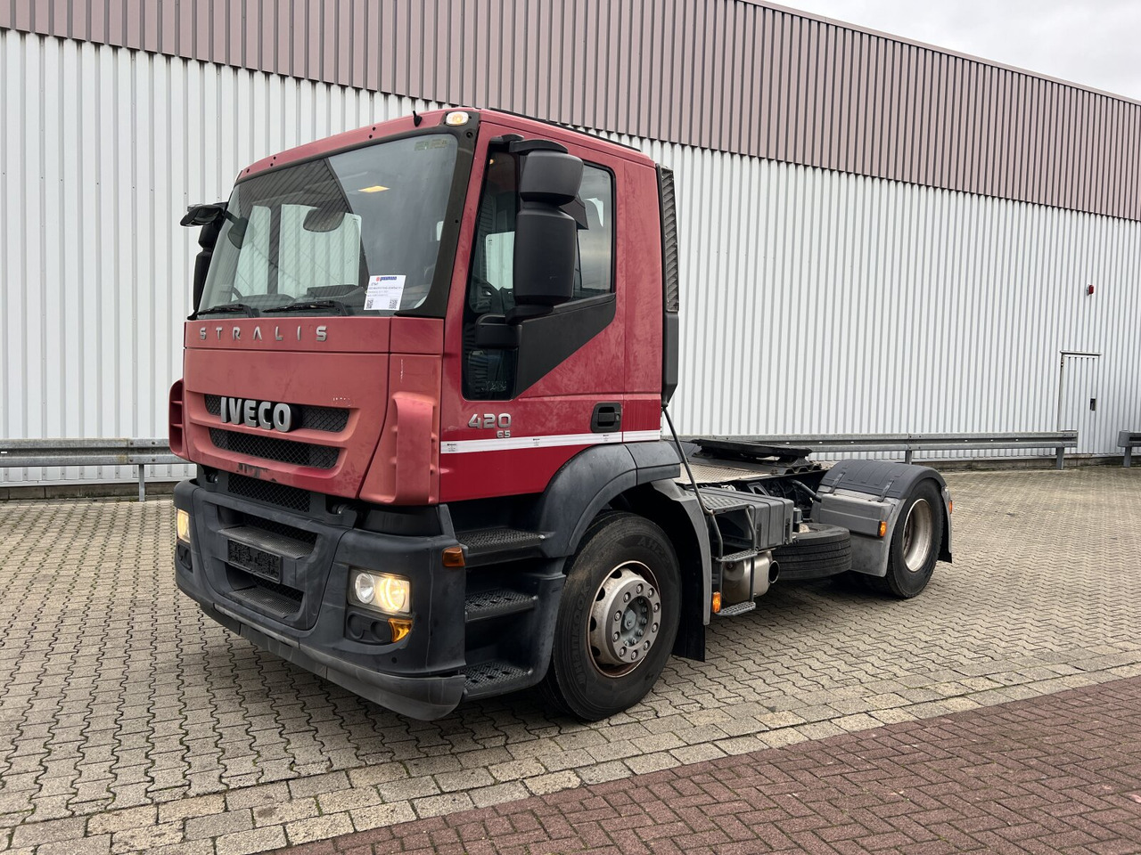 Stralis AD440S42T/P 4x2 Stralis AD440X42T/P 4x2, Ex- - شاحنة جرار: صور 1 Stralis AD440S42T/P 4x2 Stralis AD440X42T/P 4x2, Ex- - شاحنة جرار: صور 1