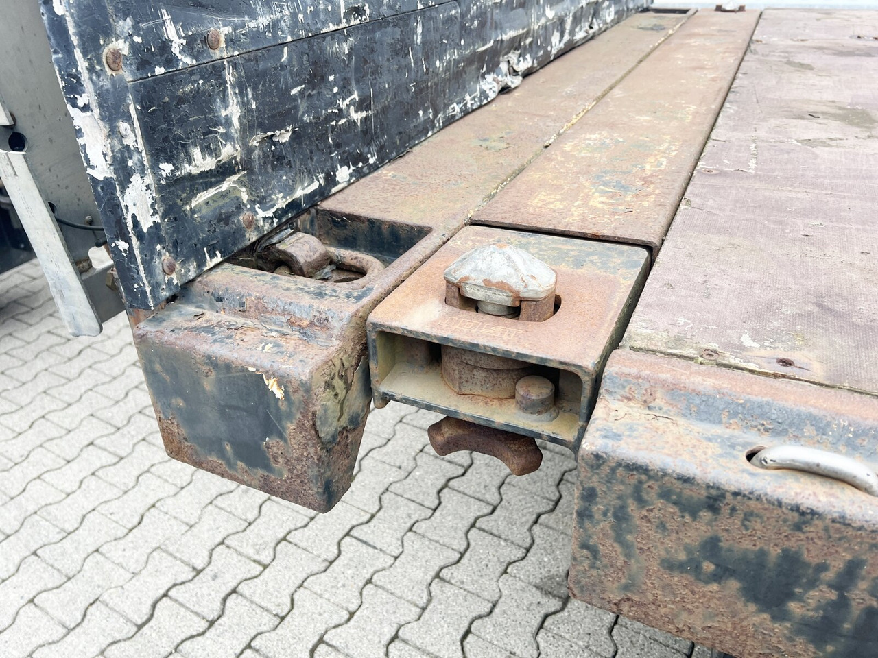 TP 20,0 TP 20,0 TwistLock, Rungen - عربة مسطحة منخفضة مقطورة: صور 2 TP 20,0 TP 20,0 TwistLock, Rungen - عربة مسطحة منخفضة مقطورة: صور 2