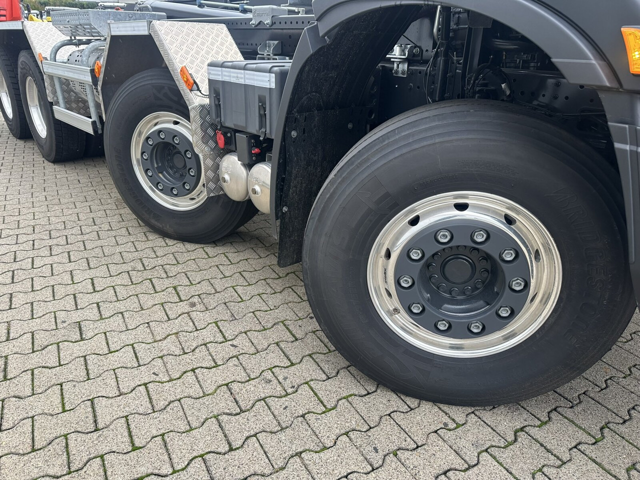 X-Way AD360X48Z 8x4 X-Way AD360X48Z 8x4, Motorabtrieb, Navi, Schub-Knick - شاحنة ذات الخطاف: صور 5 X-Way AD360X48Z 8x4 X-Way AD360X48Z 8x4, Motorabtrieb, Navi, Schub-Knick - شاحنة ذات الخطاف: صور 5