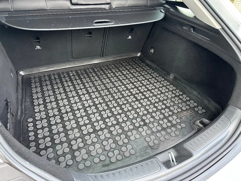 Mercedes-Benz CLA-Klasse 200 D - SHOOTING BRAKE + SUNROOF + NAVI - سيارة: صور 4 Mercedes-Benz CLA-Klasse 200 D - SHOOTING BRAKE + SUNROOF + NAVI - سيارة: صور 4