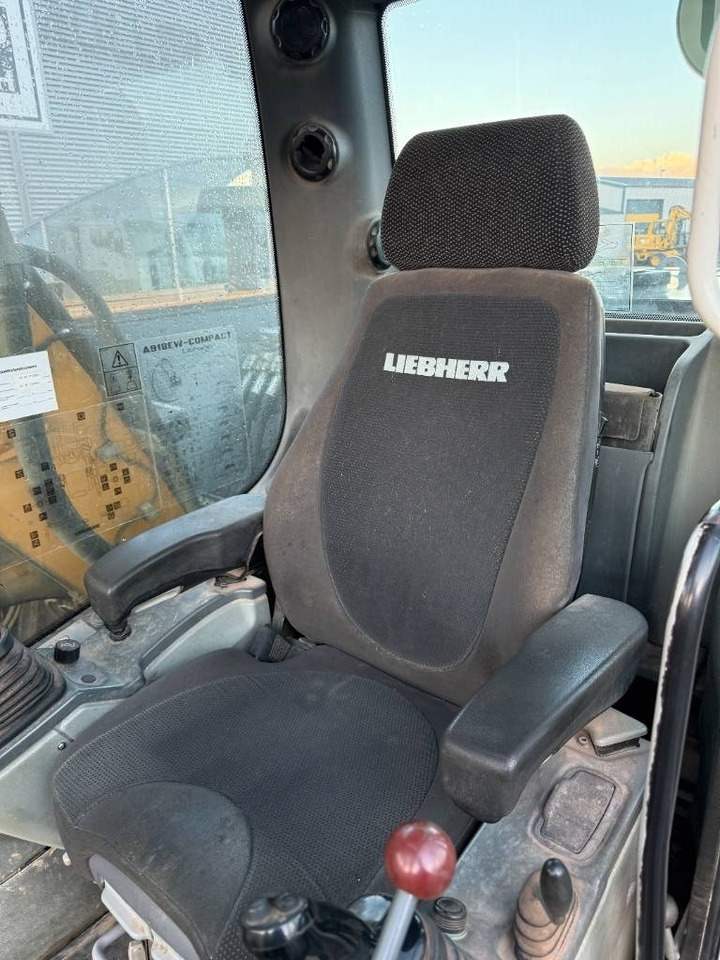 حفارة على عجلات Liebherr A 918 Compact Litronic: صور 23