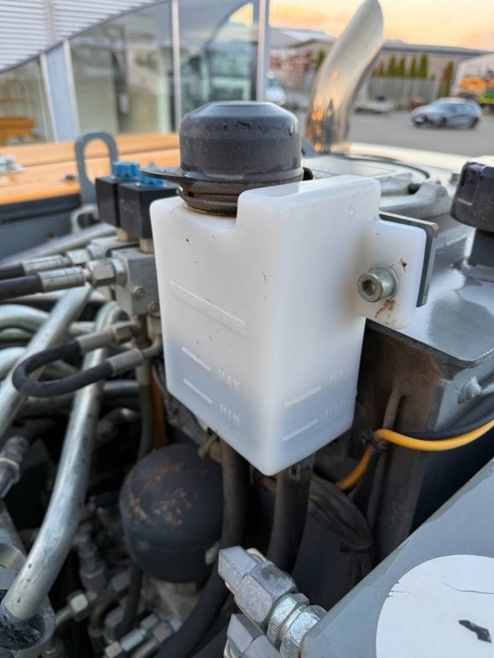 حفارة على عجلات Liebherr A 918 Compact Litronic: صور 16