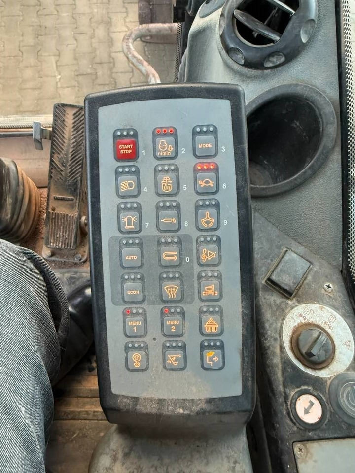 حفارة على عجلات Liebherr A 918 Compact Litronic: صور 24