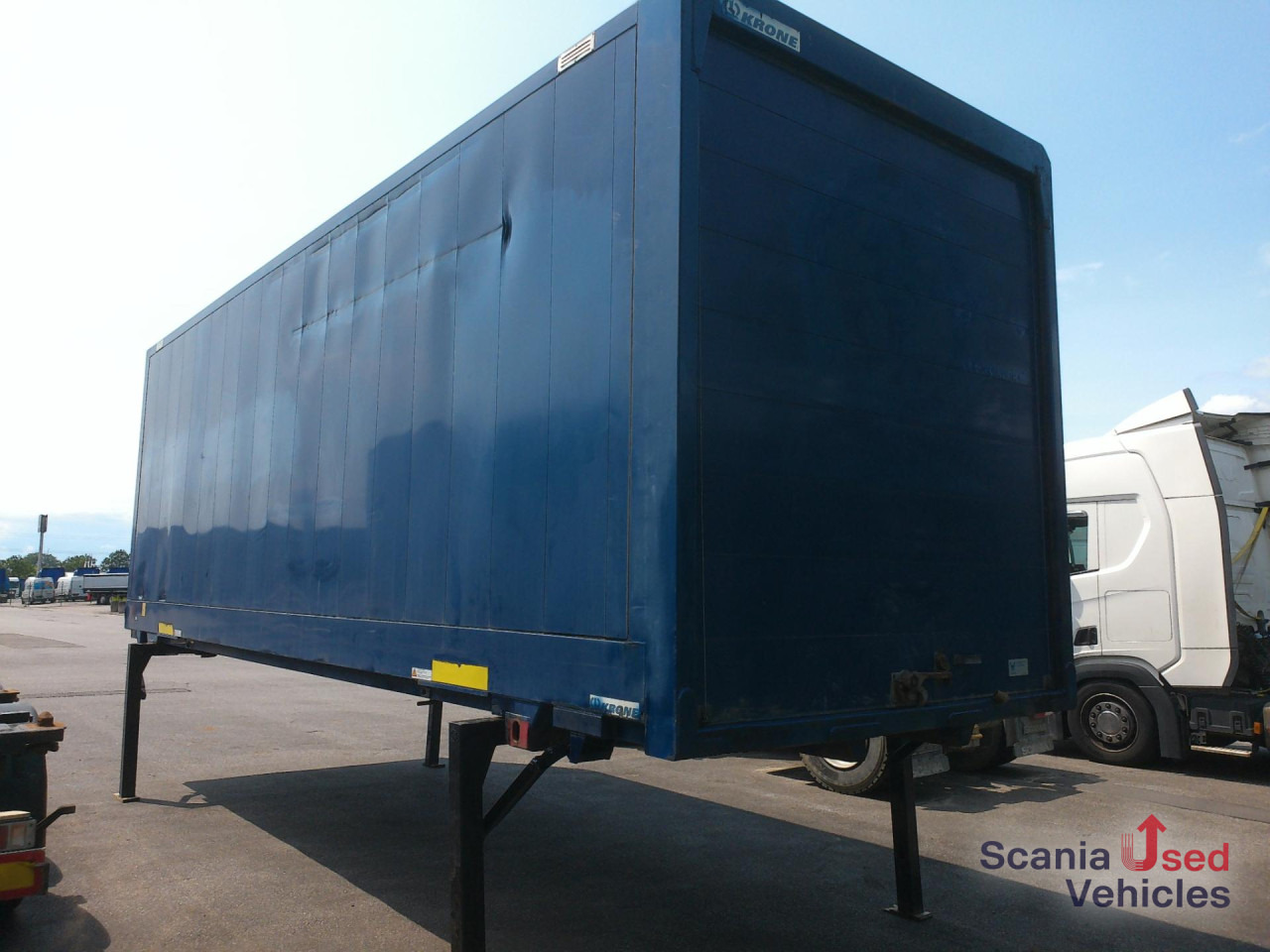 KRONE WB Koffer 7,82 Rolltor - مقطورة: صور 4 KRONE WB Koffer 7,82 Rolltor - مقطورة: صور 4