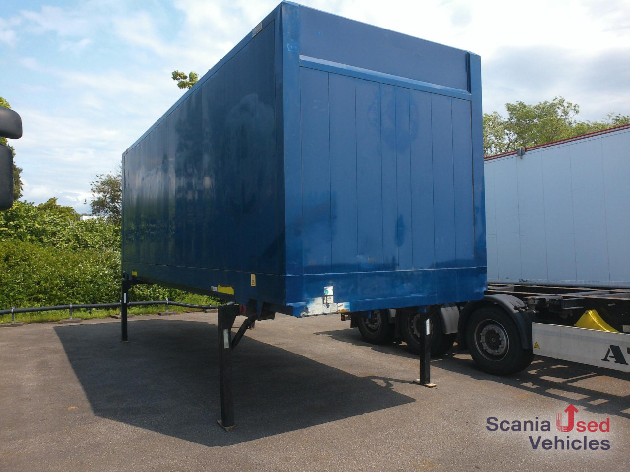 KRONE WB Koffer 7,82 Rolltor - مقطورة: صور 1 KRONE WB Koffer 7,82 Rolltor - مقطورة: صور 1