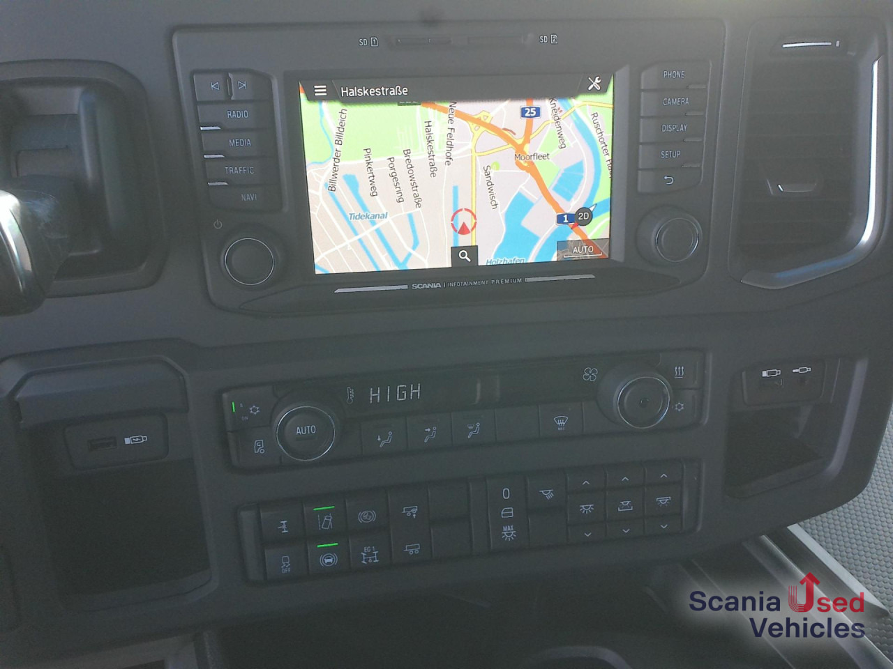 SCANIA R 460 A4x2NA Kipphydraulik - شاحنة جرار: صور 3 SCANIA R 460 A4x2NA Kipphydraulik - شاحنة جرار: صور 3