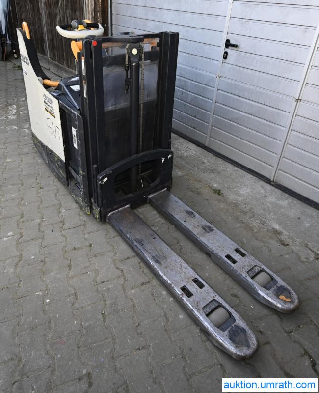 Crown DT 3040 Doppelstock Hochhubwagen Elektro Mitfahr- Hubwagen Initialhub - رافعات ترتيب البضائع: صور 5 Crown DT 3040 Doppelstock Hochhubwagen Elektro Mitfahr- Hubwagen Initialhub - رافعات ترتيب البضائع: صور 5