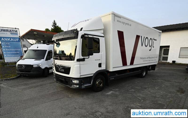 MAN MAN TGL 12.250 4x2 L/BL Koffer Ladebordwand Klimaautomatik NAVI Luftfederung Automatikgetriebe EURO 6 - بصندوق مغلق شاحنة: صور 2 MAN MAN TGL 12.250 4x2 L/BL Koffer Ladebordwand Klimaautomatik NAVI Luftfederung Automatikgetriebe EURO 6 - بصندوق مغلق شاحنة: صور 2