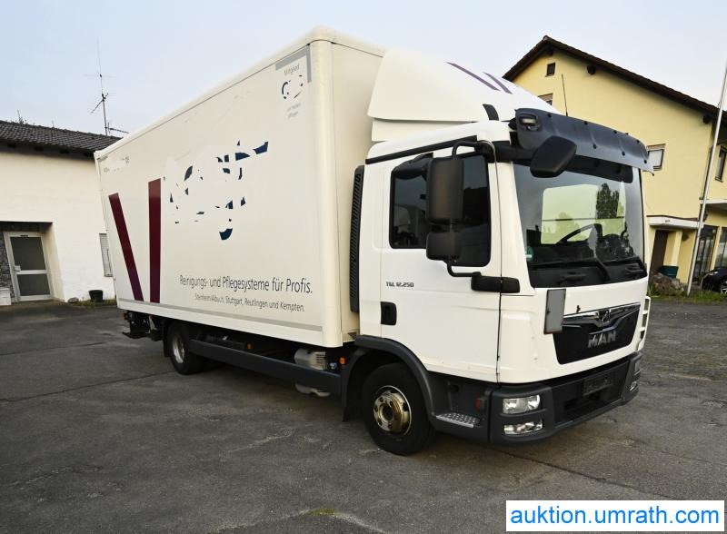 MAN MAN TGL 12.250 4x2 L/BL Koffer Ladebordwand Klimaautomatik NAVI Luftfederung Automatikgetriebe EURO 6 - بصندوق مغلق شاحنة: صور 4 MAN MAN TGL 12.250 4x2 L/BL Koffer Ladebordwand Klimaautomatik NAVI Luftfederung Automatikgetriebe EURO 6 - بصندوق مغلق شاحنة: صور 4