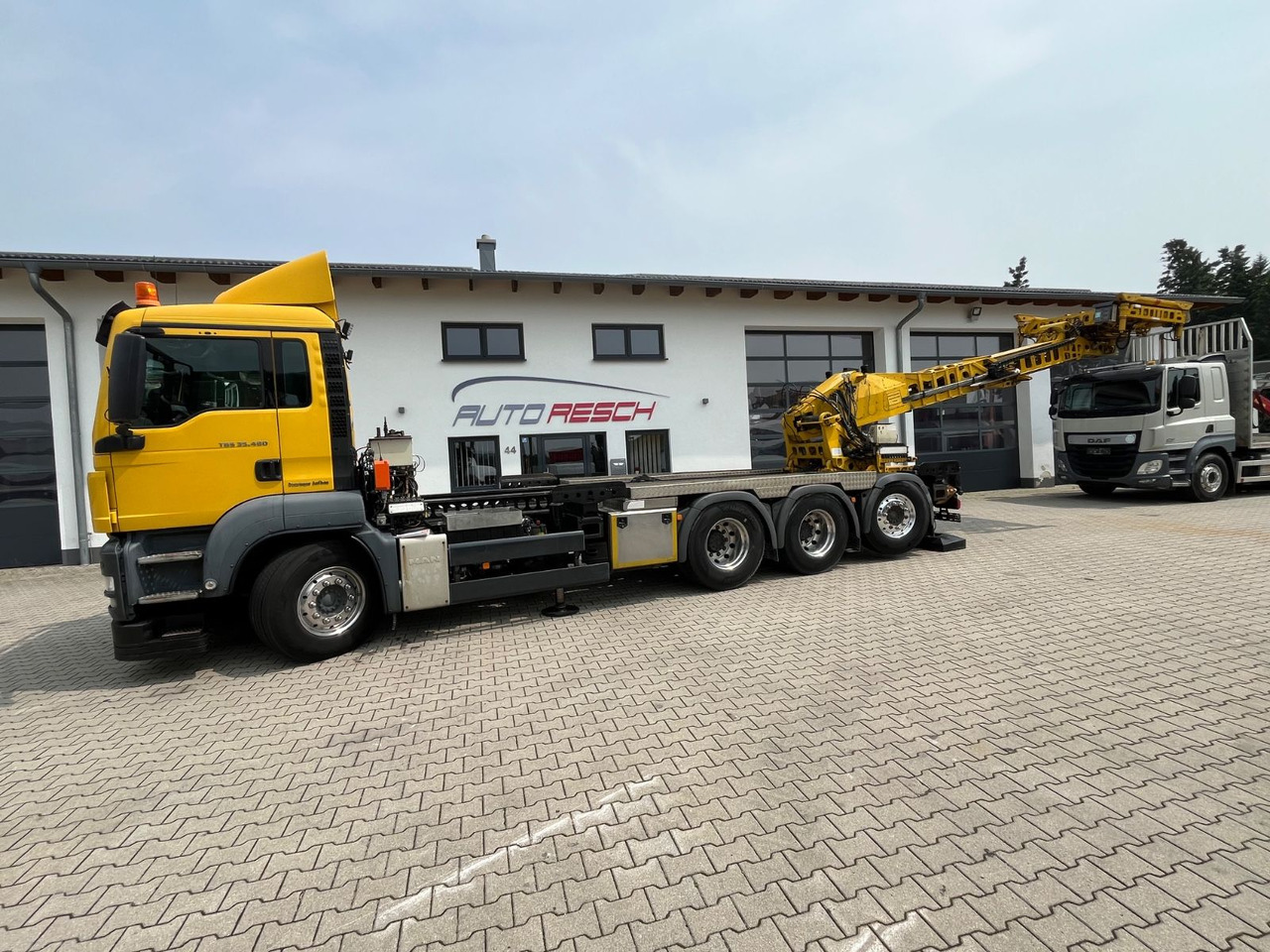 MAN TGS 35.480 8x4-4BL Deuringer Garagentransporter - شاحنة كرين: صور 4 MAN TGS 35.480 8x4-4BL Deuringer Garagentransporter - شاحنة كرين: صور 4