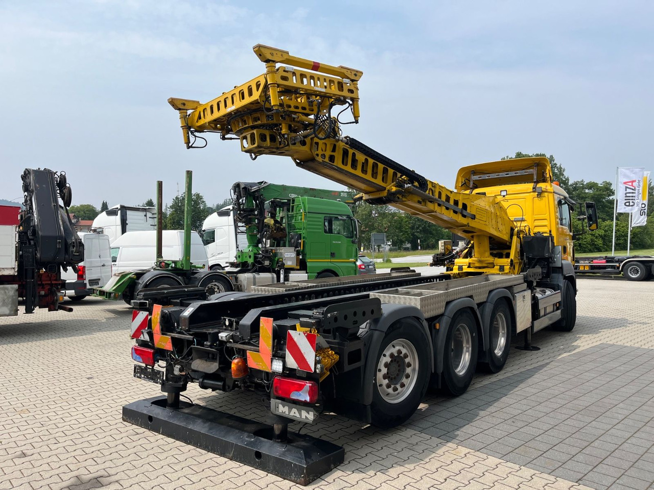 MAN TGS 35.480 8x4-4BL Deuringer Garagentransporter - شاحنة كرين: صور 5 MAN TGS 35.480 8x4-4BL Deuringer Garagentransporter - شاحنة كرين: صور 5