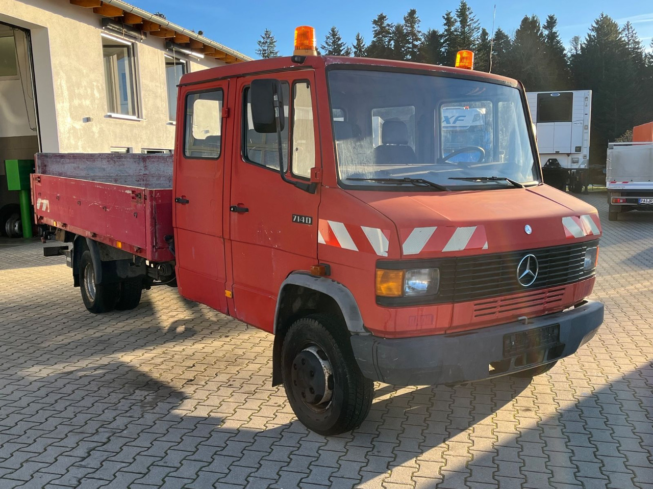 Mercedes-Benz 714D Doka Pritsche - الشاحنات الصغيرة المسطحة, الشاحنات الصغيرة كابينة مزدوجة: صور 2 Mercedes-Benz 714D Doka Pritsche - الشاحنات الصغيرة المسطحة, الشاحنات الصغيرة كابينة مزدوجة: صور 2