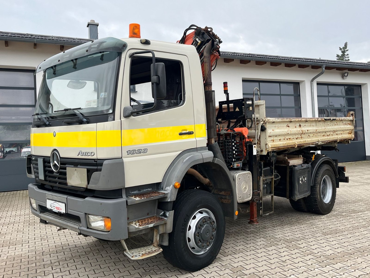 Mercedes-Benz Atego 1823 4x4 Kipper mit Kran Atlas 125.2 Funk - قلابات, شاحنة كرين: صور 1 Mercedes-Benz Atego 1823 4x4 Kipper mit Kran Atlas 125.2 Funk - قلابات, شاحنة كرين: صور 1