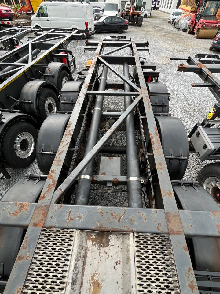 Schwarzmüller S1 R-Serie Tank Chassis ADR SAF Alufelgen - شاحنات الحاويات/ جسم علوي قابل للتغيير نصف مقطورة: صور 3 Schwarzmüller S1 R-Serie Tank Chassis ADR SAF Alufelgen - شاحنات الحاويات/ جسم علوي قابل للتغيير نصف مقطورة: صور 3