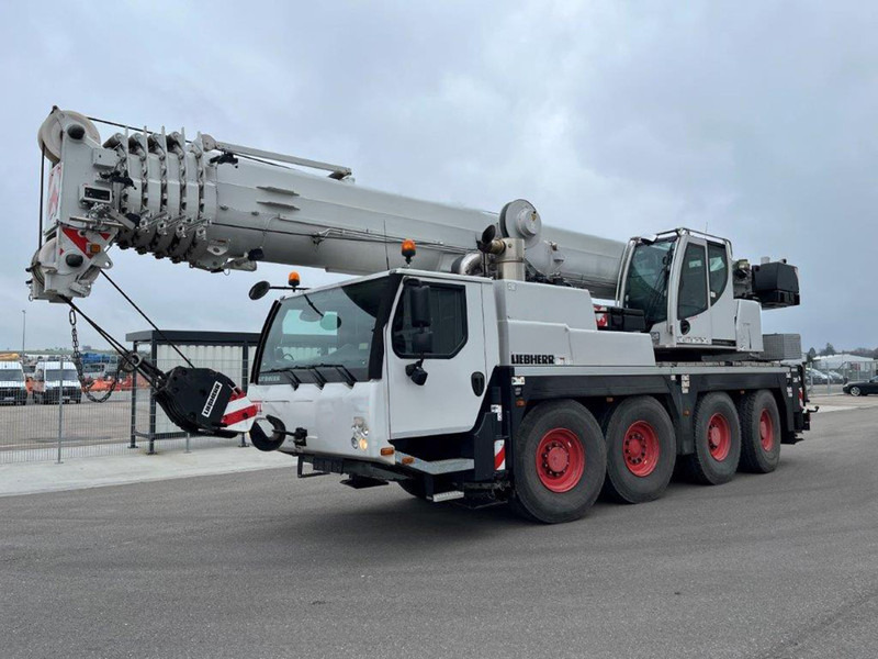 Liebherr LTM 1070-4.2 - موبايل كرين: صور 1 Liebherr LTM 1070-4.2 - موبايل كرين: صور 1