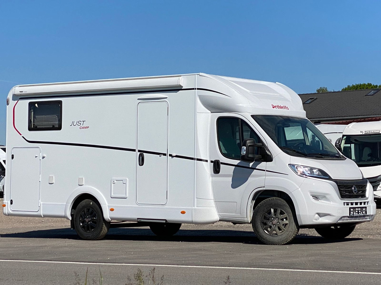 Dethleffs Just Camp T 6812 EB,Hubbett,Längsbetten, Markise - موتر هوم شبه متكامل: صور 1 Dethleffs Just Camp T 6812 EB,Hubbett,Längsbetten, Markise - موتر هوم شبه متكامل: صور 1