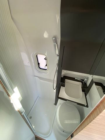 كرفان فان جديد Hobby Maxia Van 680 DT: صور 10 كرفان فان جديد Hobby Maxia Van 680 DT: صور 10