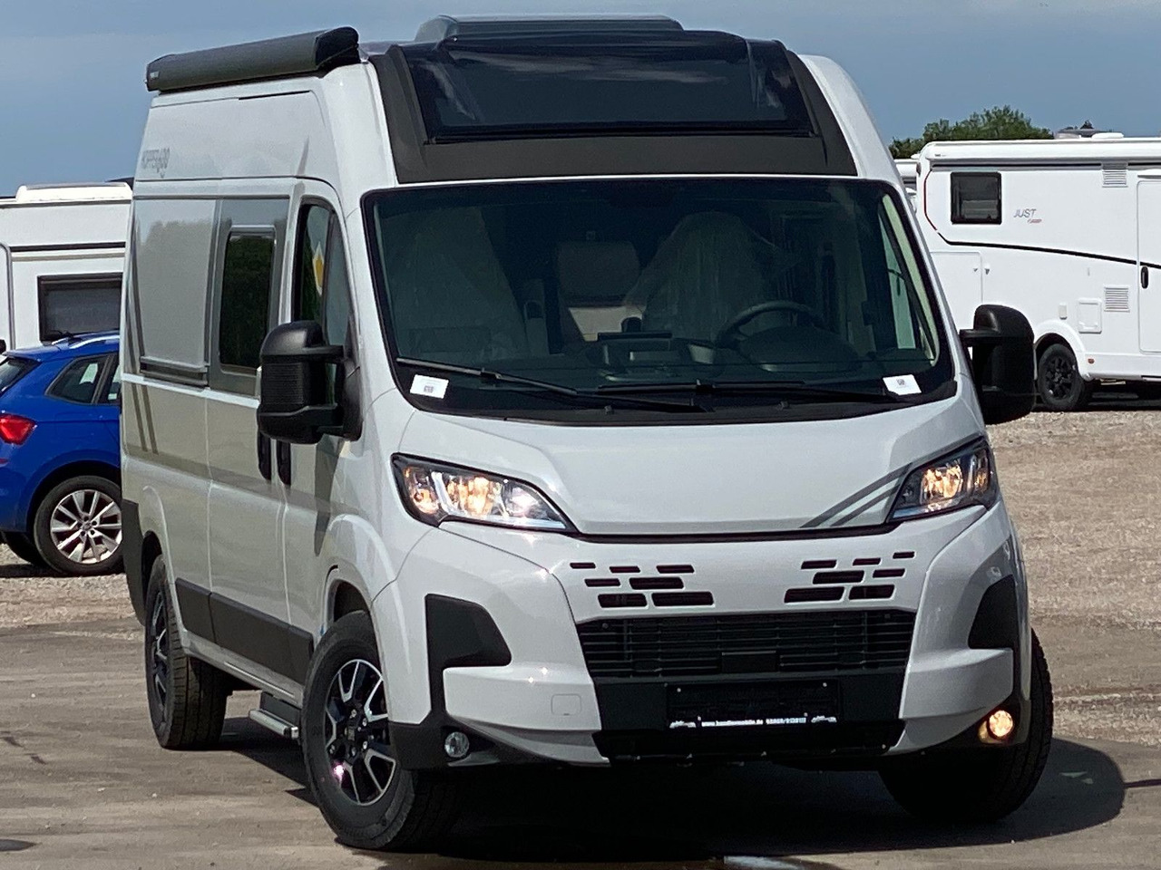 LMC INNOVAN 600 ,Dieselheizung,Modell 25,Automatik - كرفان فان: صور 1 LMC INNOVAN 600 ,Dieselheizung,Modell 25,Automatik - كرفان فان: صور 1