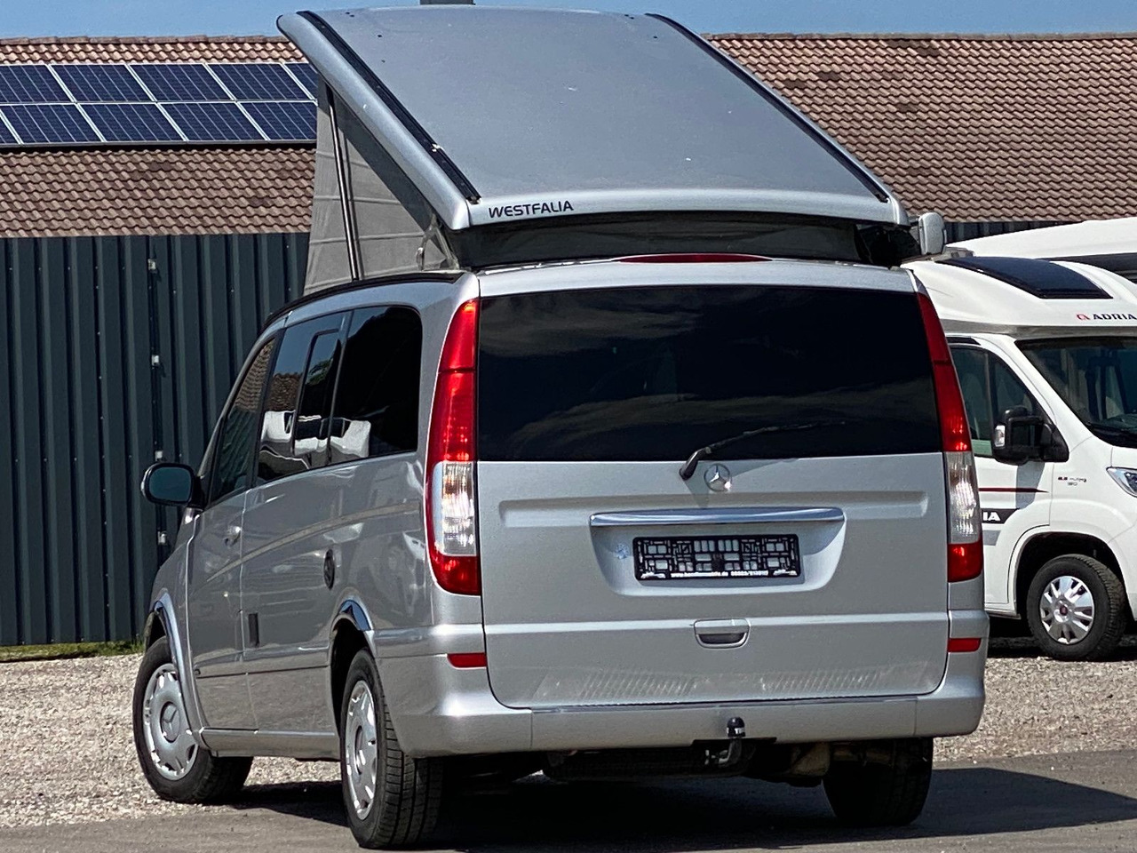 Mercedes-Benz Viano Marco Polo 2.2 CDI - ميكروباص: صور 5 Mercedes-Benz Viano Marco Polo 2.2 CDI - ميكروباص: صور 5