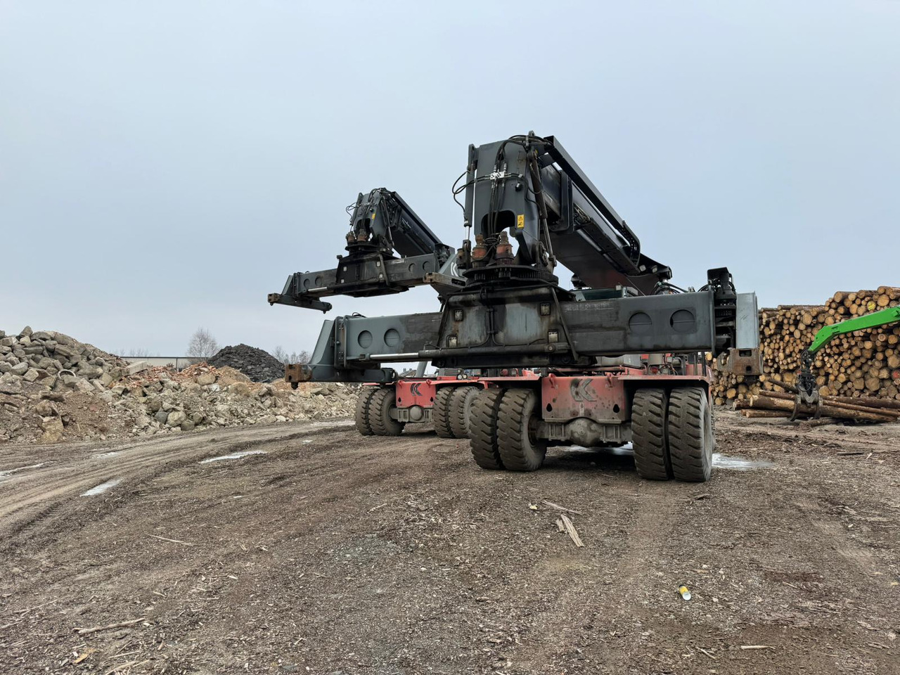 KALMAR DRF420-60S5 BJ: 2007 BStd: 32773h - رافعة للحاويات: صور 2 KALMAR DRF420-60S5 BJ: 2007 BStd: 32773h - رافعة للحاويات: صور 2