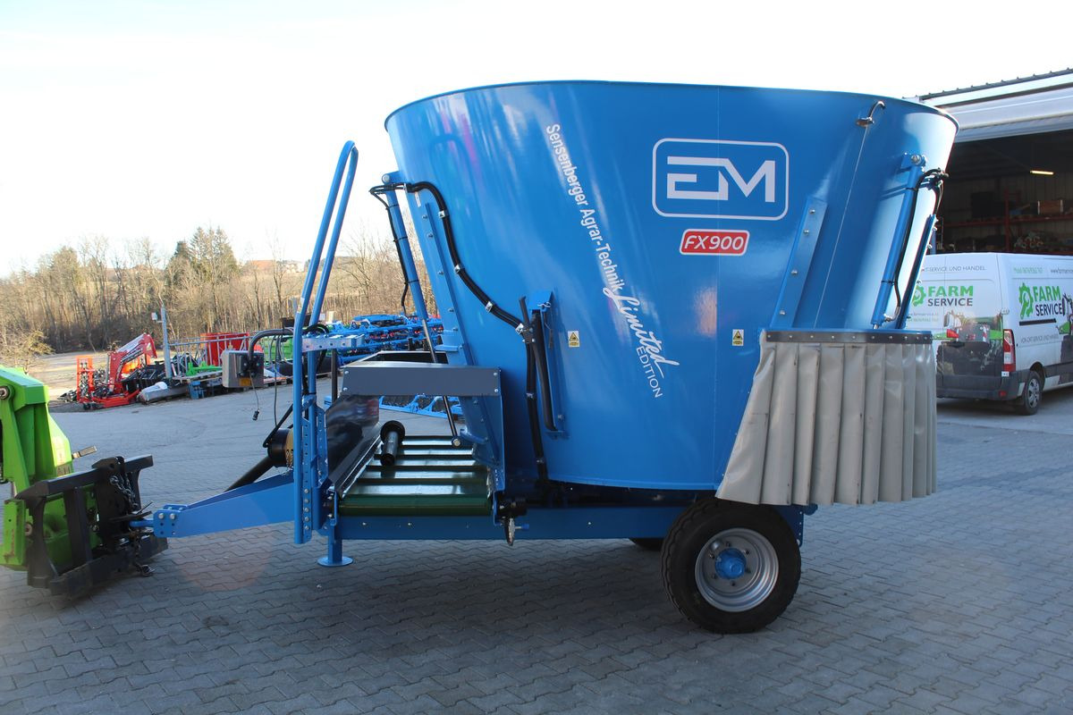 Euromilk Futtermischwagen Rino FX 900 Compact - آلة خلط وتوزيع الأعلاف: صور 1 Euromilk Futtermischwagen Rino FX 900 Compact - آلة خلط وتوزيع الأعلاف: صور 1