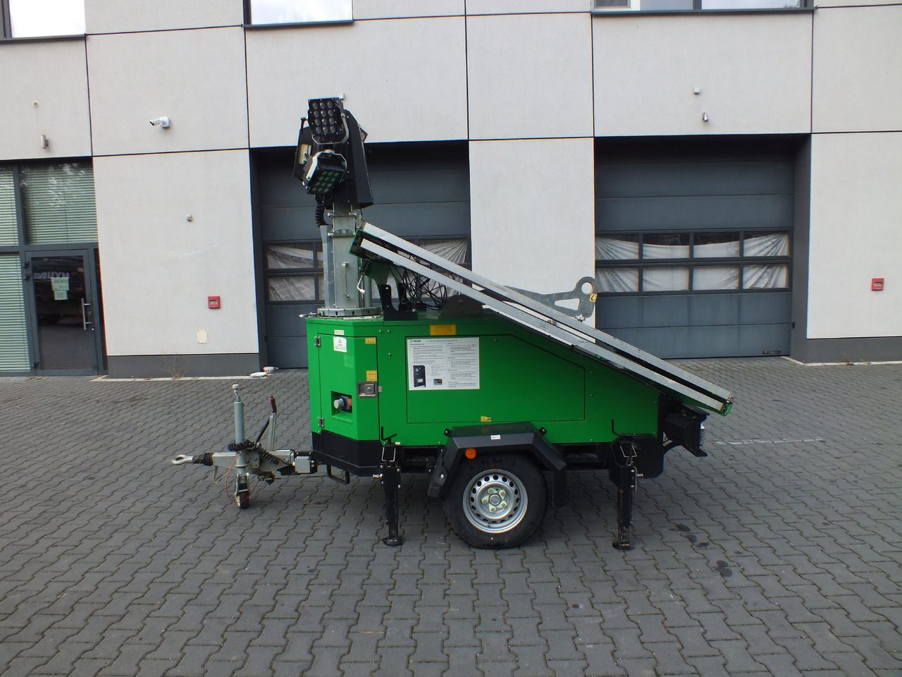 TRIME X-SOLAR - ابراج اضاءة - حفارة: صور 4 TRIME X-SOLAR - ابراج اضاءة - حفارة: صور 4