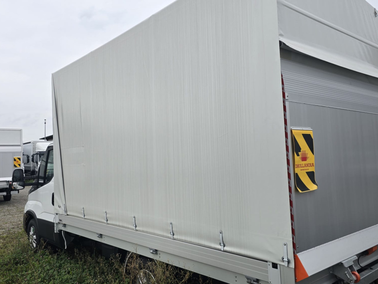 IVECO DAILY 35S18HA8 Blache mit Ladebordwand - الشاحنات الصغيرة ستائر: صور 3 IVECO DAILY 35S18HA8 Blache mit Ladebordwand - الشاحنات الصغيرة ستائر: صور 3