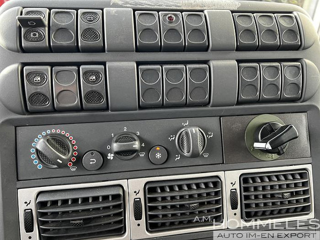 Iveco 100E22 4x4 (M104) - شاحنات مسطحة: صور 5 Iveco 100E22 4x4 (M104) - شاحنات مسطحة: صور 5