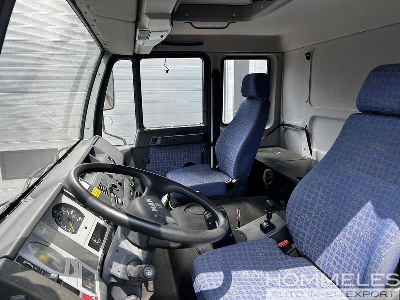 شاحنة MAN 18.225 LAC 4x4: صور 11
