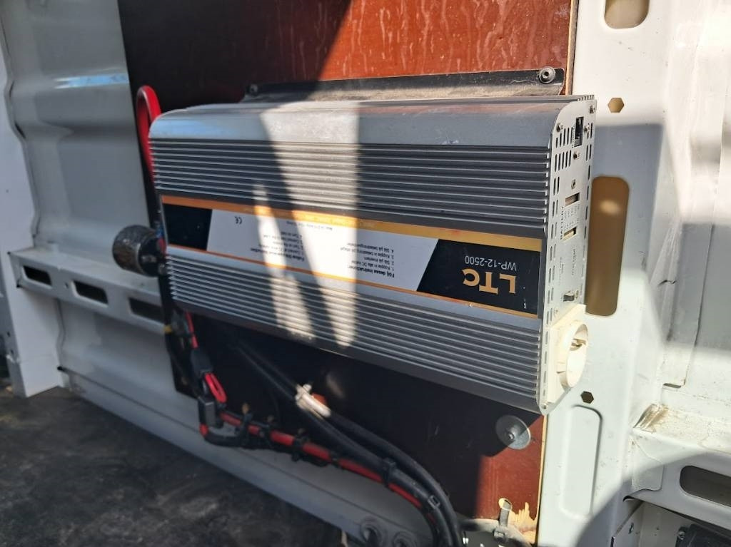 شاحنات مسطحة Iveco Daily 70 C17 Doppel 3.0: صور 9